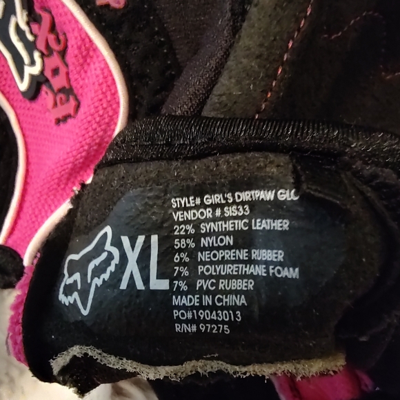 Fox Dirtpaw Pink and Black Gloves - Picture 3 of 4